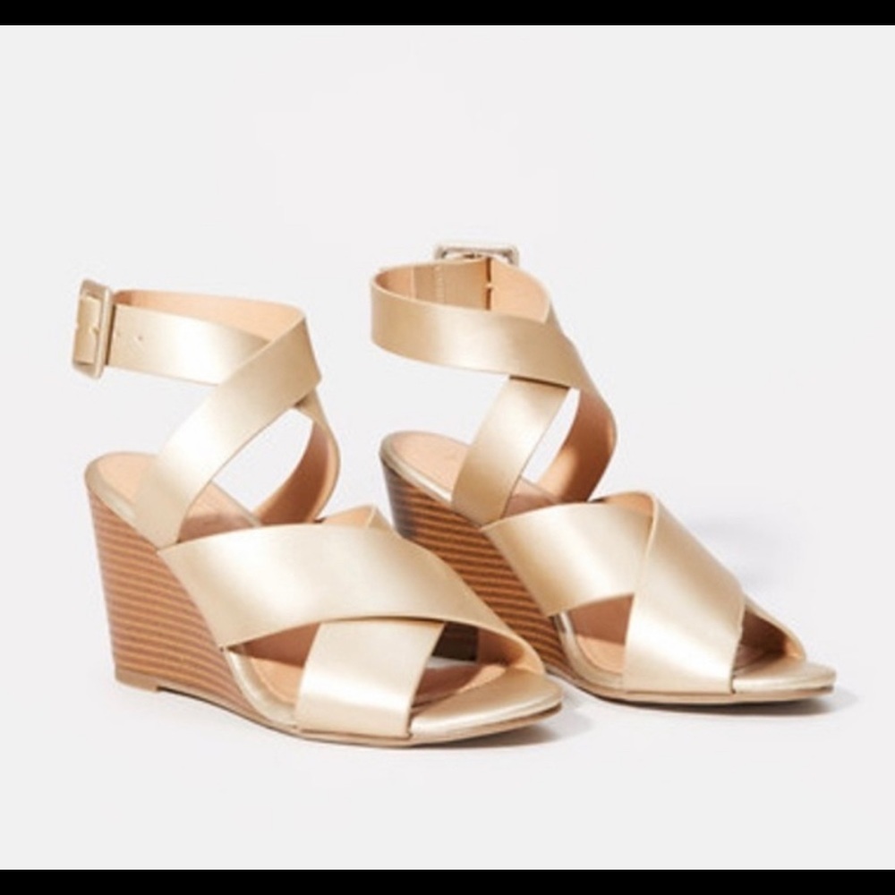 New Ann Taylor Loft Gold Wedges Size 10.5